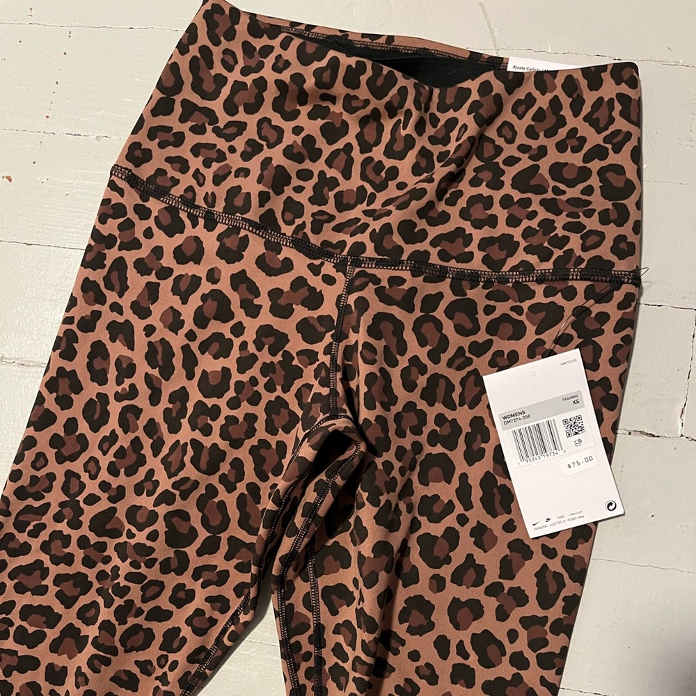 Nike Cheetah Print Yoga Gym Leggings - Women’s XS Extra Small *NEW*